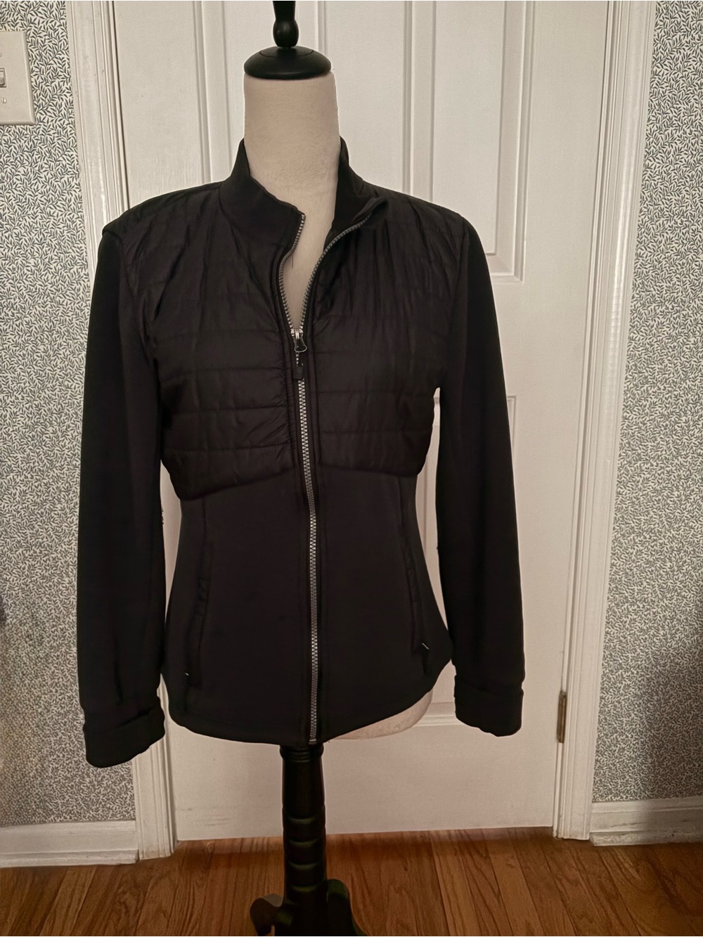 Women’s Black Quilted Front Jacket - Classic Zip Closure